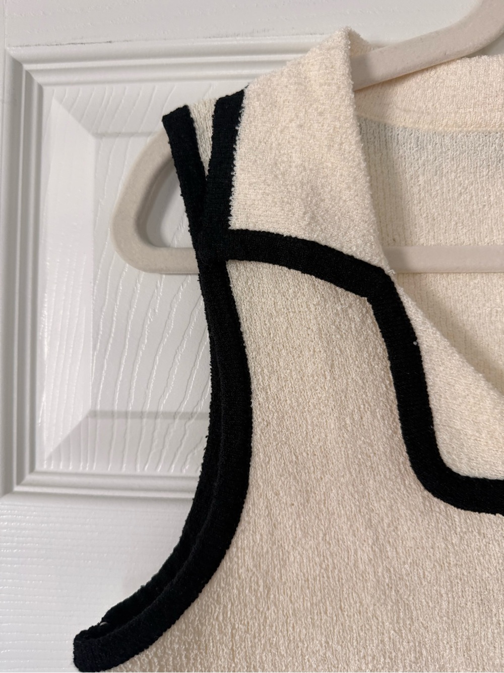 CUPSHE Cream Sleeveless Knit Top with Black Trim - Picture 4 of 5